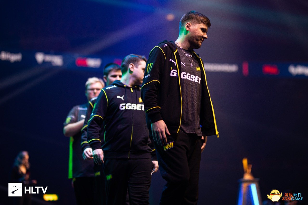 在球队仅领 在球队仅领